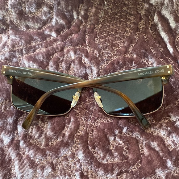 Michael Kors Men’s Sunglases - Picture 3 of 7